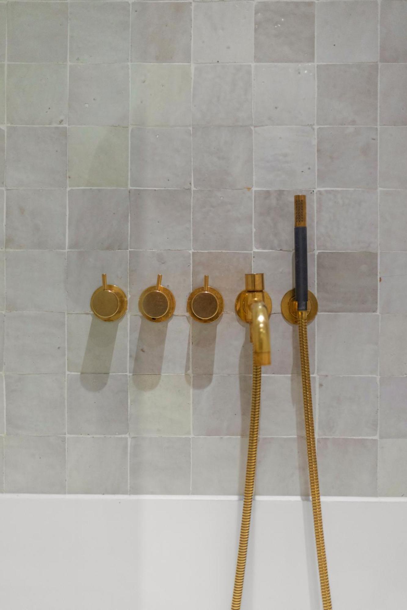 Contemporary 2-bedroom Escape In Notting Hill Apartment London