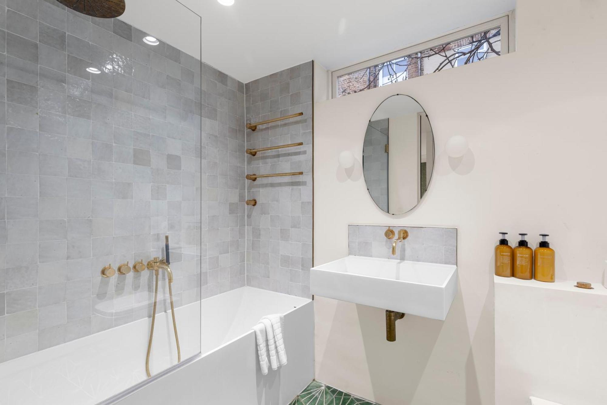 Contemporary 2-bedroom Escape In Notting Hill