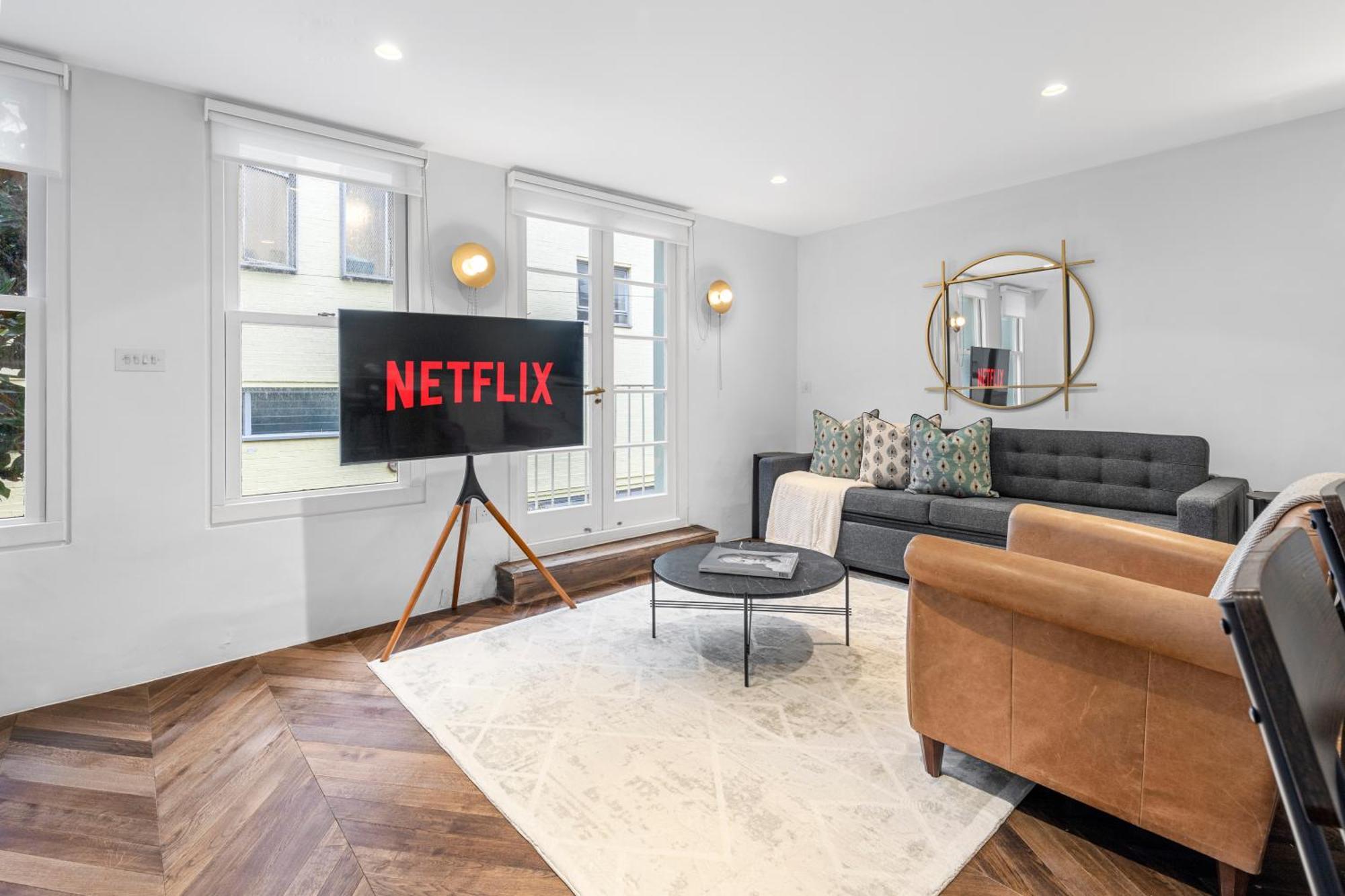 Contemporary 2-bedroom Escape In Notting Hill Apartment